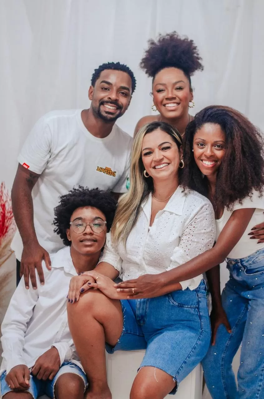 Kelly Gomes: Da sobrevivência ao propósito que acolhe centenas de mulheres por Juliana Jardim.